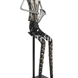 Saxofonista Metal Sentado - Imagen 1